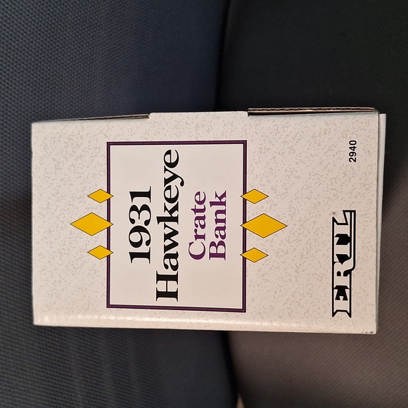 1931 Hawkeye Crate Bank for Anheuser-Busch Yeast. - Picture 2 of 4